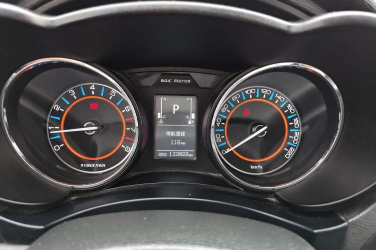 Used BAIC Senova X55 2016 1.5T CVT Elite Edition Odometer Close Up