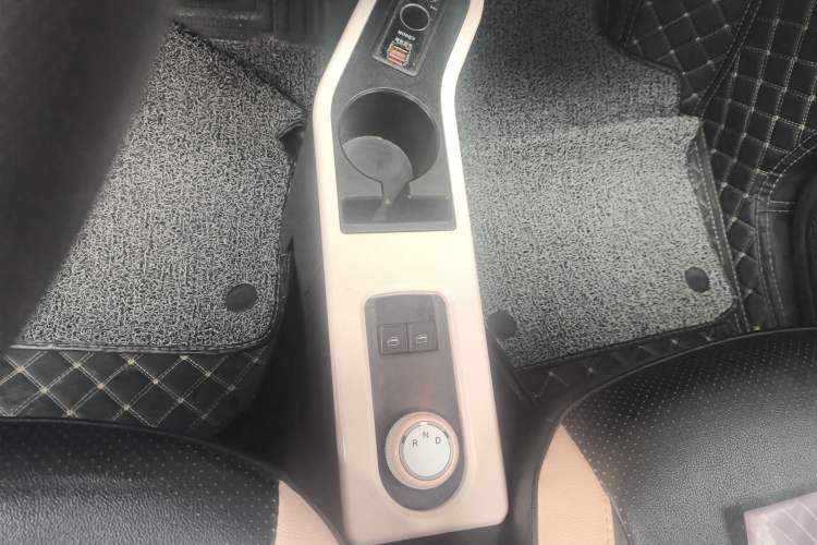 Used Chery QQ Ice Cream 2022 170km Sundae Phosphate Lithium-Ion
