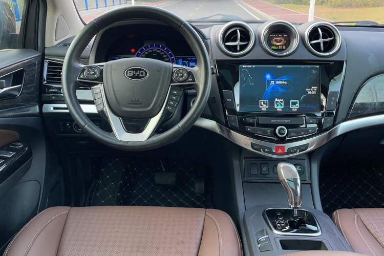 Used BYD S7 2016 2.0T Automatic Prestige Plus Steering Wheel