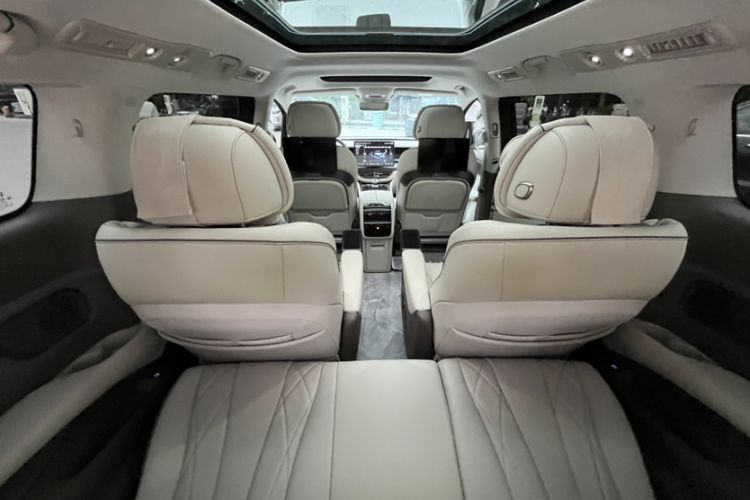 Used Denza D9 2022 DM-i 970 Four-Wheel Drive Flagship Model Interior 9