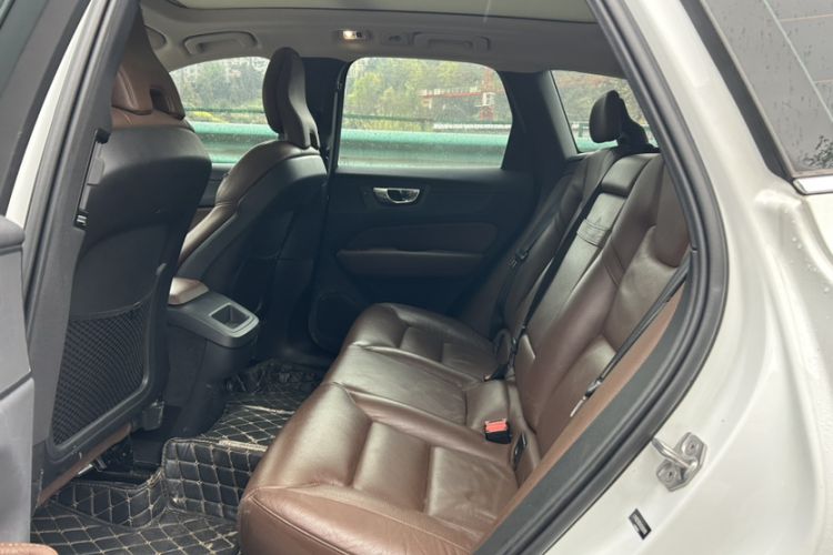 Used Volvo XC60 2019 T5 4x4 Smart Edition China VI Standard