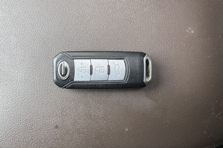 Used GAC Trumpchi GS4 2017 235T Automatic Two-Wheel Drive Luxury Smart Connectivity Version Interior 4