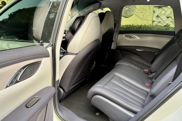 Used IM LS7 2023 90 kWh Elite Rear-Drive Version
