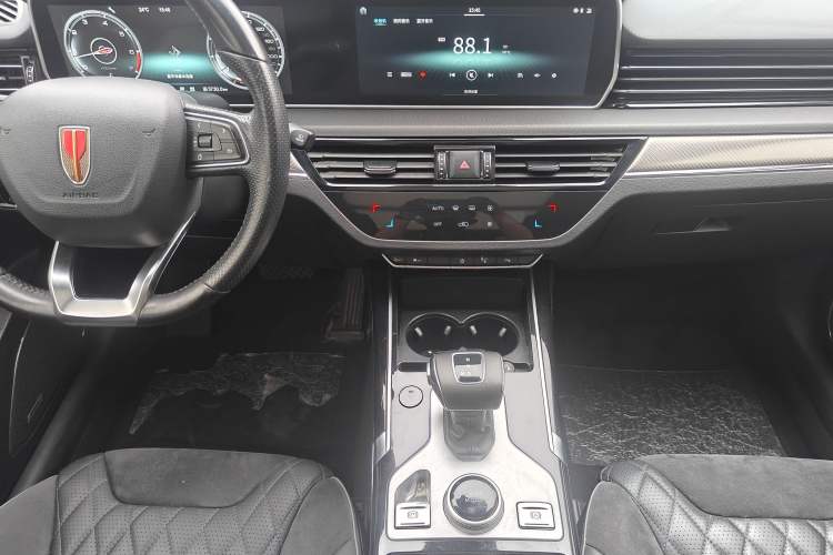 Used Hongqi HS5 2019 2.0T Smart Connect Flagship Edition Audio And AC Panel