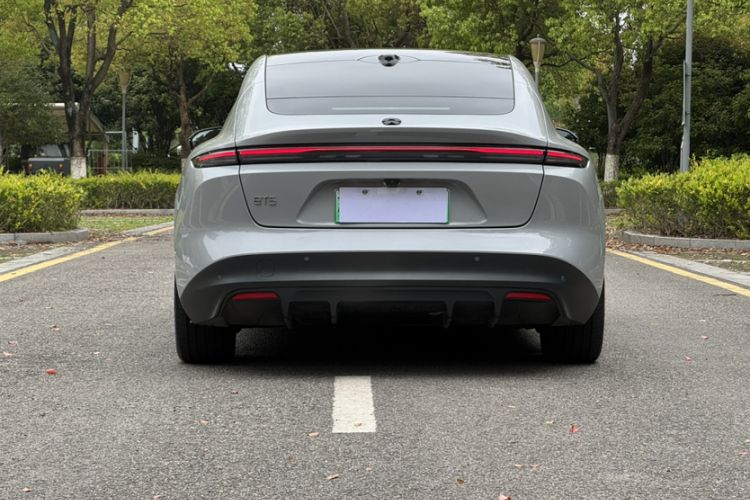 Used Nio ET5 2024 75 kWh Exterior 6