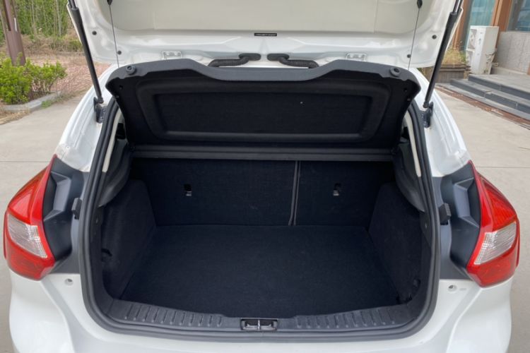 Used Ford Focus 2012 Hatchback 1.6L Manual Fashion Edition Trunk