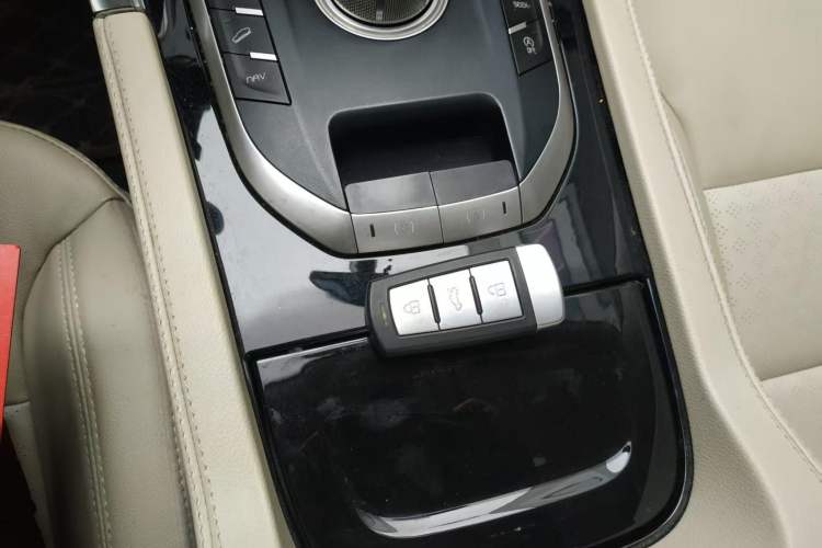 Used Zotye T800 2018 2.0T Automatic Prestige Smart Connectivity 7-Seater