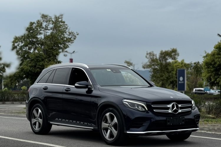 Used Mercedes-Benz GLC 2017 GLC 260 4MATIC Luxury Model