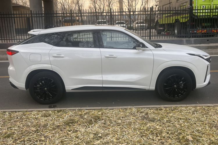 Used Changan UNI-Z New Energy 2024 Blue Whale Smart Electric iDD 125km Leading Model