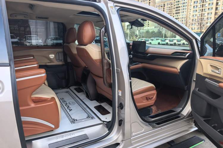 Used Toyota Sienna 2021 2.5L Hybrid Comfort Edition