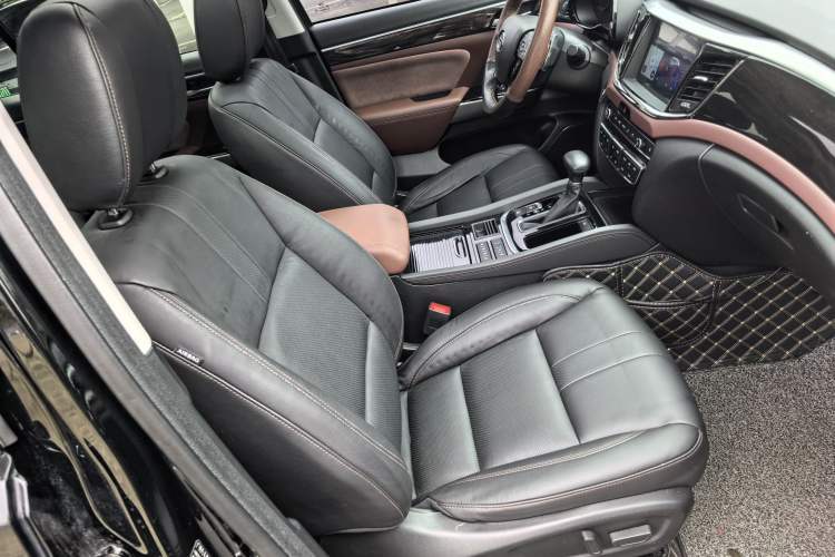 Used GAC Trumpchi GS8 2019 390T Two-Wheel Drive Luxury Smart Connectivity Version (7 Seats) Right Front Seat