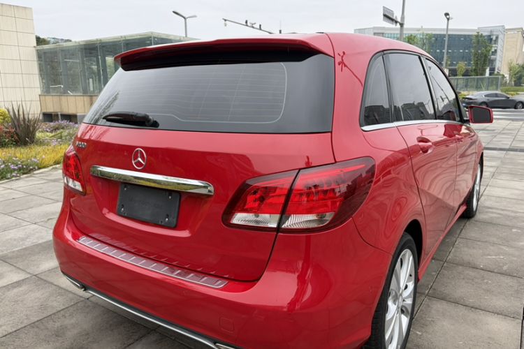 Used Mercedes-Benz B-Class 2017 B 200 Sport Edition Exterior 11