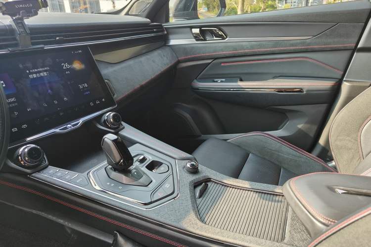 Used Lynk & Co 05 2020 2.0TD Four-Wheel Drive HypeHalo
