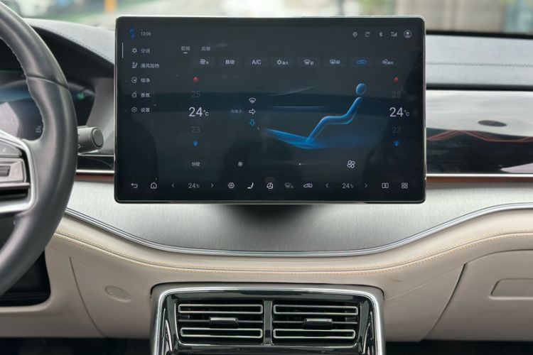 Used BYD Tang New Energy 2022 EV 635 km All-Wheel-Drive Flagship Model Audio And AC Panel