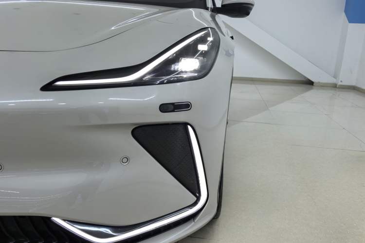 Used IM LS7 2023 90 kWh Elite Rear-Drive Version
