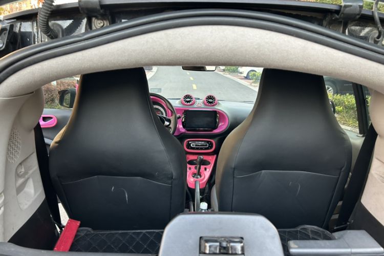 Used smart fortwo 2015 1.0L 52 kW hardtop Dynamic version