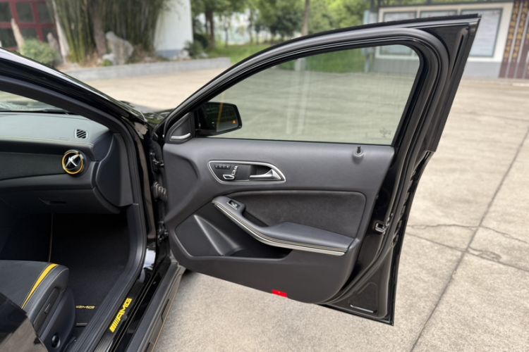 Used Mercedes-Benz GLA AMG 2017 AMG GLA 45 4MATIC Night Thunder Limited Edition
