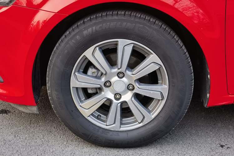 Used Chevrolet Aveo Sonic 2014 Hatchback 1.4SL AT Fashion Edition
