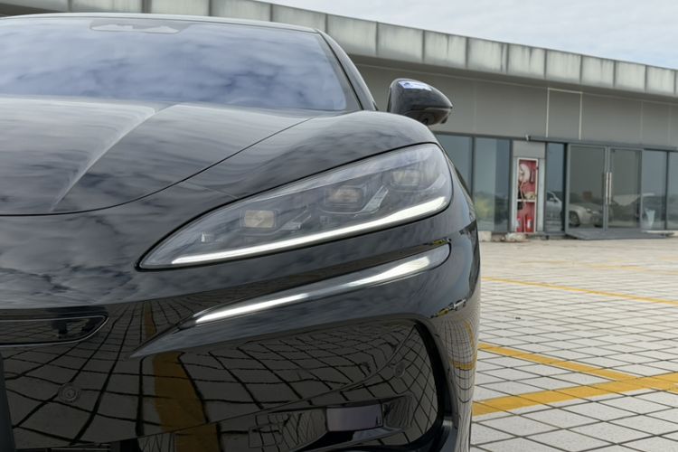 Used Denza Z9 2024 1100 km All-Wheel-Drive Ultra Version