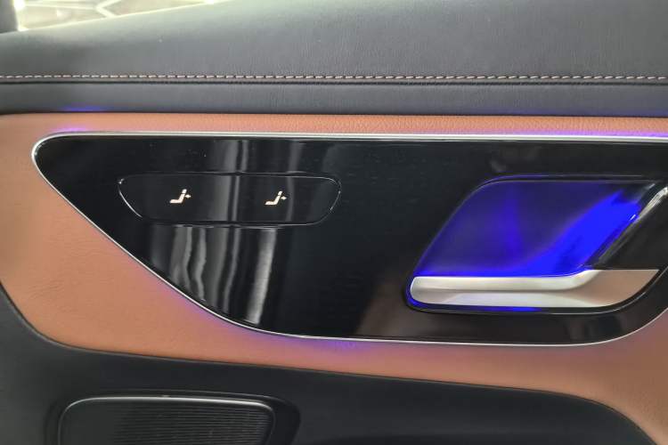 Used Mercedes-Benz GLC 2024 GLC 260 L 4MATIC Luxury Model 5 Seats