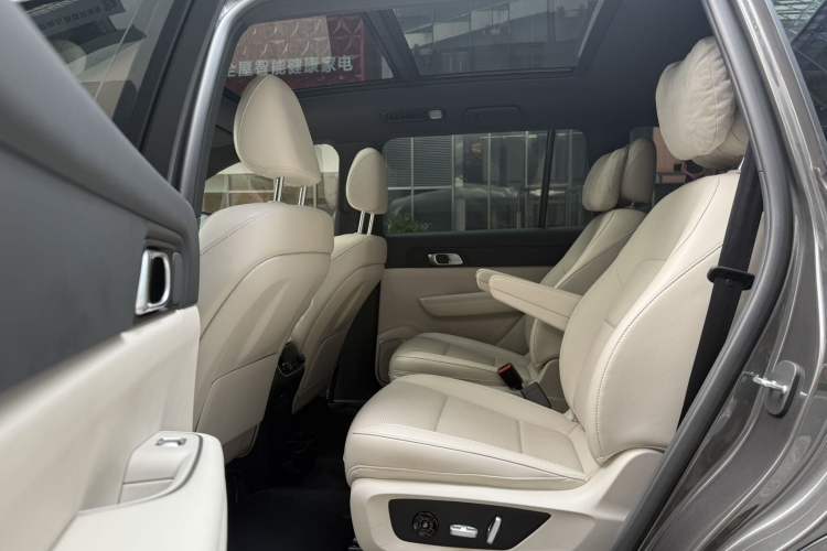 Used Li Auto ONE 2021 Extended-Range 6-Seater Version Interior 9