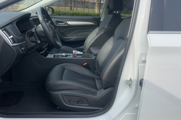 Used Roewe i6 New Energy 2017 45T Hybrid Connect & Smart Enjoyment Edition Interior 4