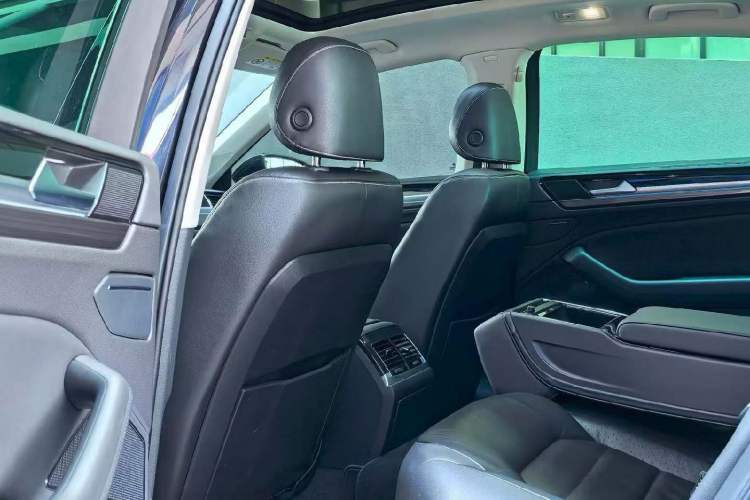 Used Volkswagen Phideon 2018 Revised Version 380TSI Two-Wheel Drive Business Edition Interior 3