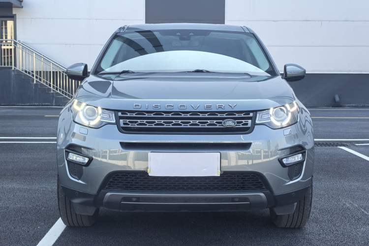 Used Land Rover Discovery Sport 2019 240 PS SE Version China VI Standard Exterior 1