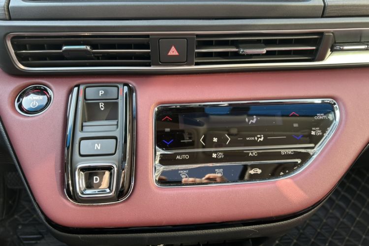 Used Honda Elysion 2024 2.0L eHEV Ultimate Edition Interior 7