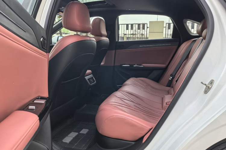 Used Geely Galaxy L6 2025 EM-i 140km Explorer+ Edition
