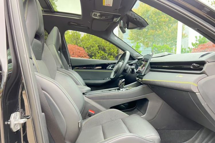 Used Lynk & Co 03 2023 2.0TD DCT JingPro Interior 3