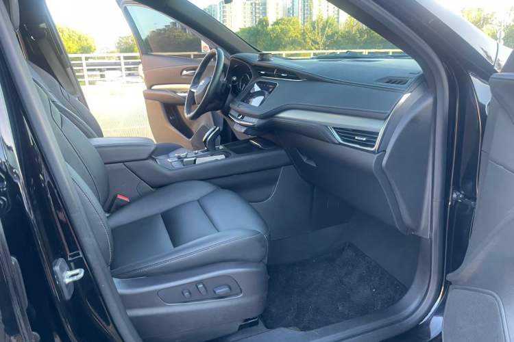 Used Cadillac XT4 2021 28T Two-Wheel Drive Luxury Version