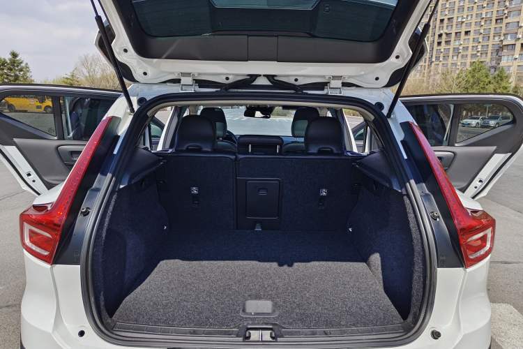 Used Volvo XC40 2020 T3 Smart & Stylish Edition Trunk