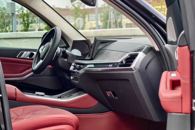 Used BMW X5 2023 xDrive 30Li Luxury M Sport Night Edition Package Interior 10