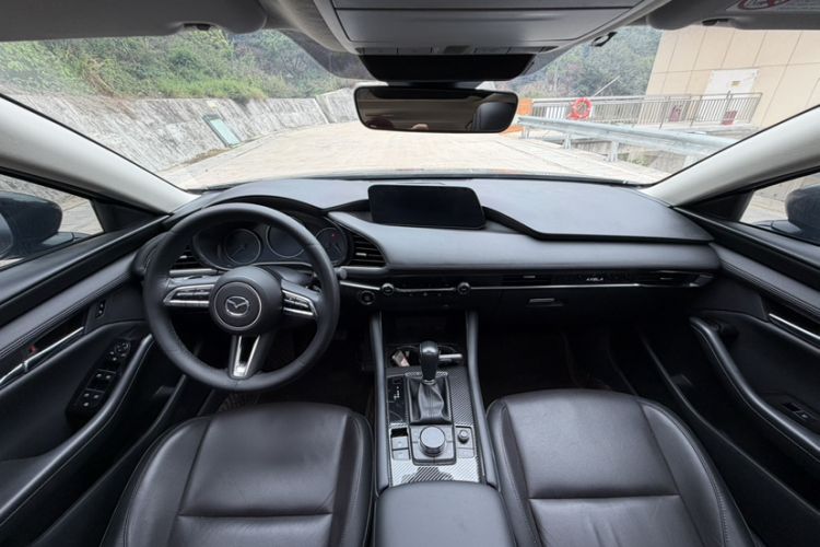 Used Mazda 3 Axela 2021 2.0L Automatic ZhiZun Edition
