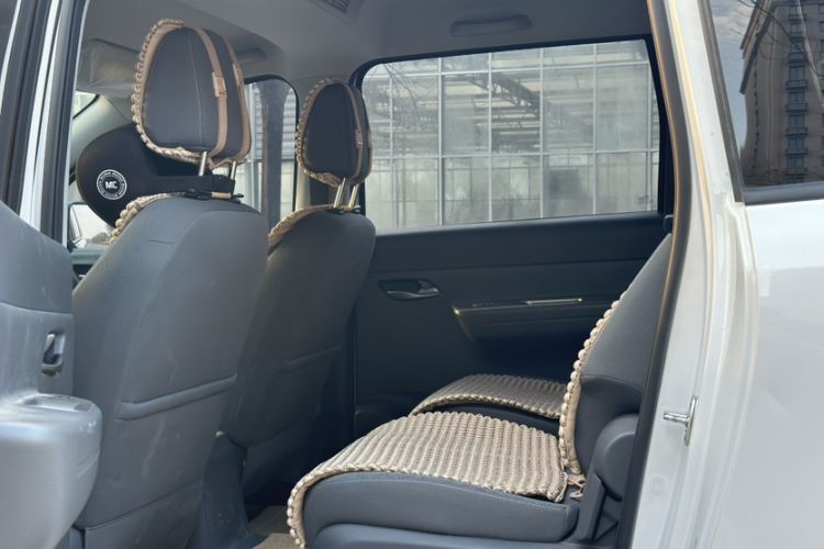 Used Wuling Hongguang New Energy 2025 Extended-Range Hybrid 50KM Comfort Version Interior 8