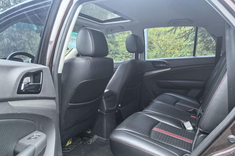 Used BYD S7 2015 2.0T Automatic Prestige Model
