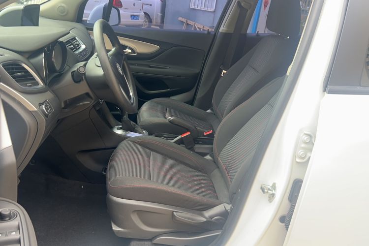 Used Buick Encore 2015 1.4T Automatic Two-Wheel Drive Urban Elite Version Interior 1