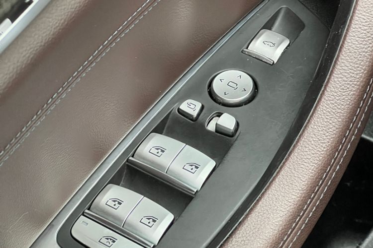 Used BMW X3 2020 xDrive30i Luxury Model with M Sport Package Interior 8