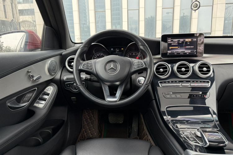 Used Mercedes-Benz GLC 2019 GLC 200 4MATIC
