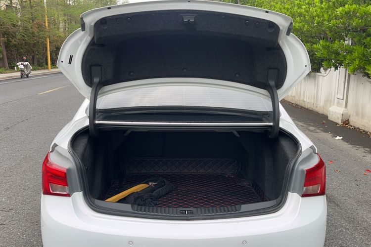 Used Buick Verano 2018 Sedan 20T Dual-Clutch Leading Model Trunk