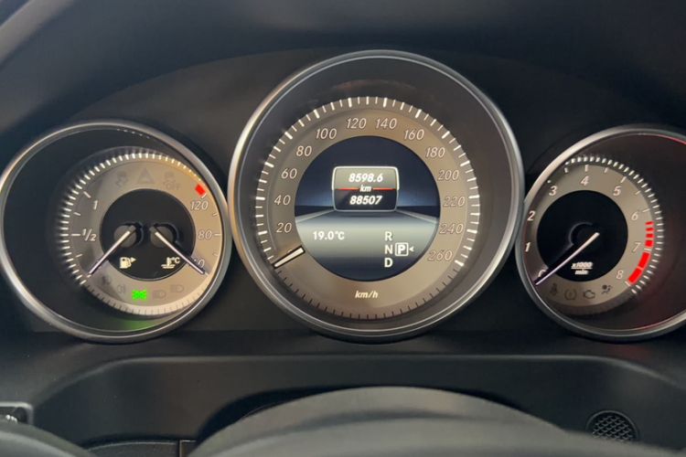 Used Mercedes-Benz E-Class 2015 Restyled E 260 L Sport Edition Odometer Close Up