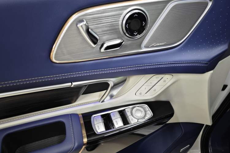 Used Buick Century 2023 2.0T Six-Seater Yinshi Edition
