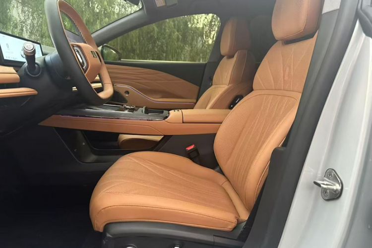 Used Geely Galaxy 8 2025 130km EM-P Starship Edition
