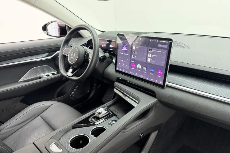 Used Wuling Alvez 2022 1.5L Manual Free-Style Model