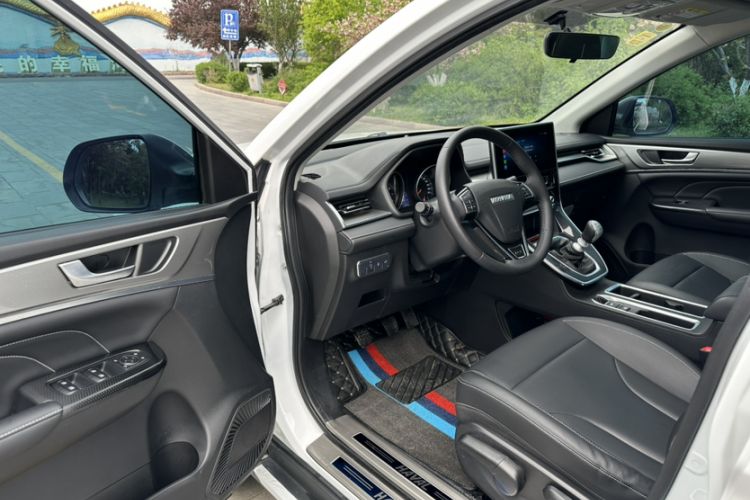 Used Haval M6 2021 PLUS 1.5T Manual Luxury Smart Connectivity Model Interior 7