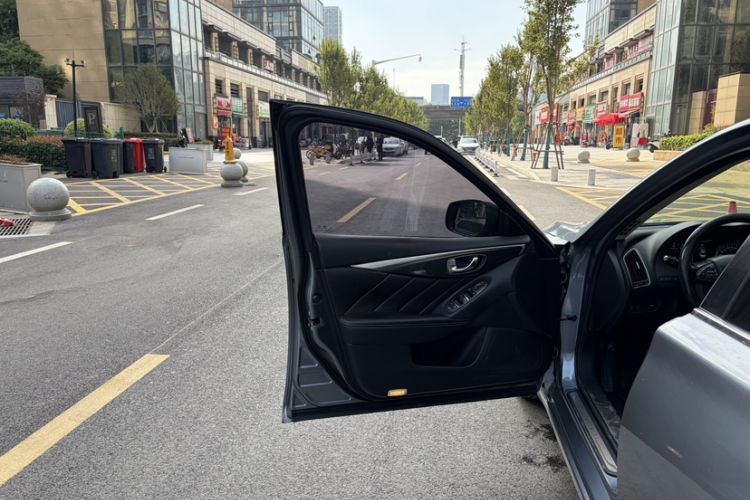 Used Infiniti Q50L 2016 2.0T Comfort Edition
