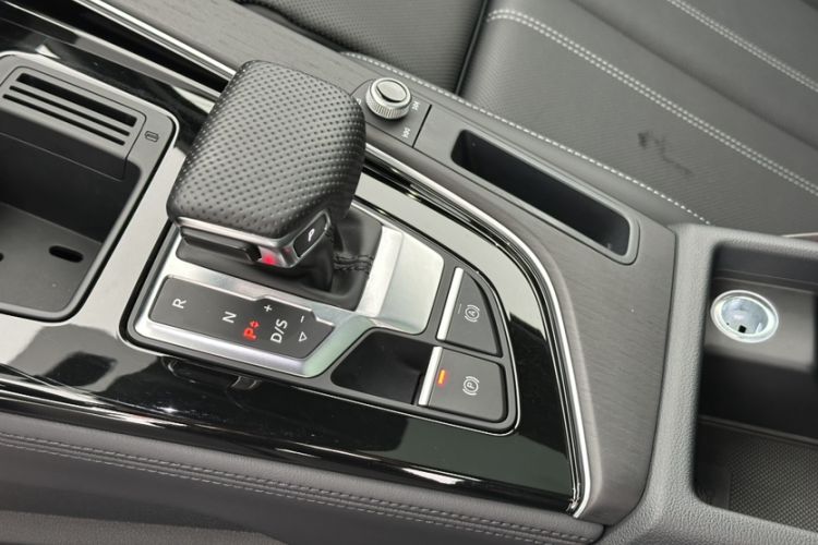 Used Audi A4L 2024 40 TFSI Luxury Dynamic Edition
