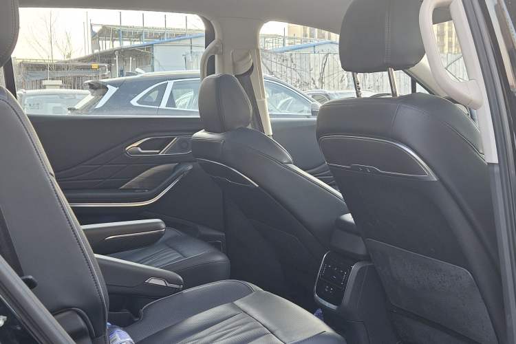 Used Hongqi HS7 PHEV 2024 2.0T PHEV Four-Wheel Drive Flagship Edition 6 Seats Interior 2