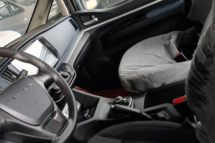 Used FORTHING Lingzhi M5 2025 Model, 420km Pure Electric Urban Version, 5-seater
